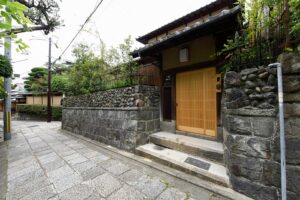 創業元治元年小林工務店リノベーション事例「石塀小路の旅館」